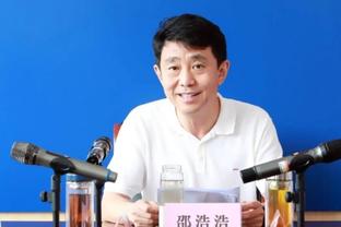 赛后左手裹着厚厚的冰块！哈登：我顶了一根手指 没啥事